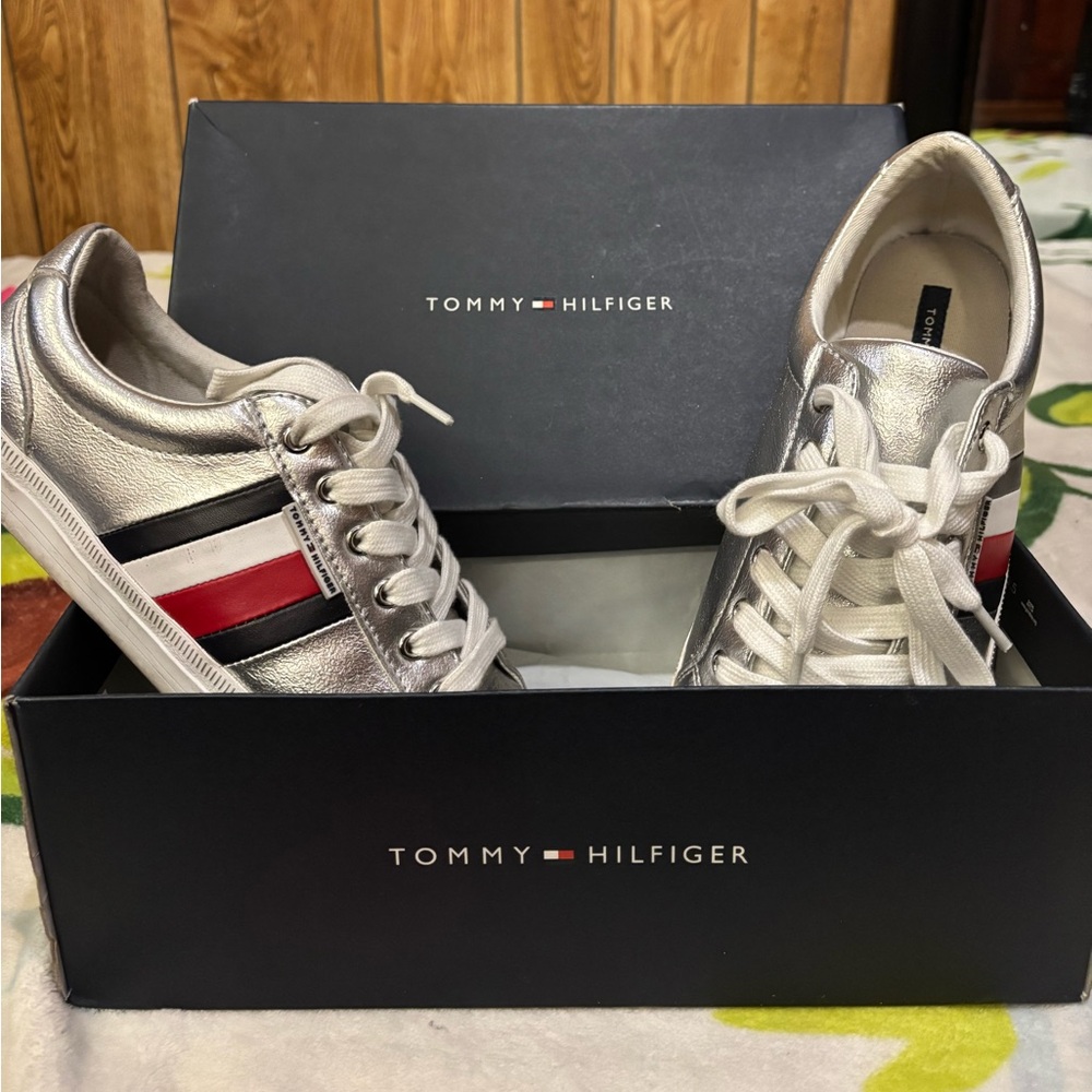Shoes - Picture 2 of 5